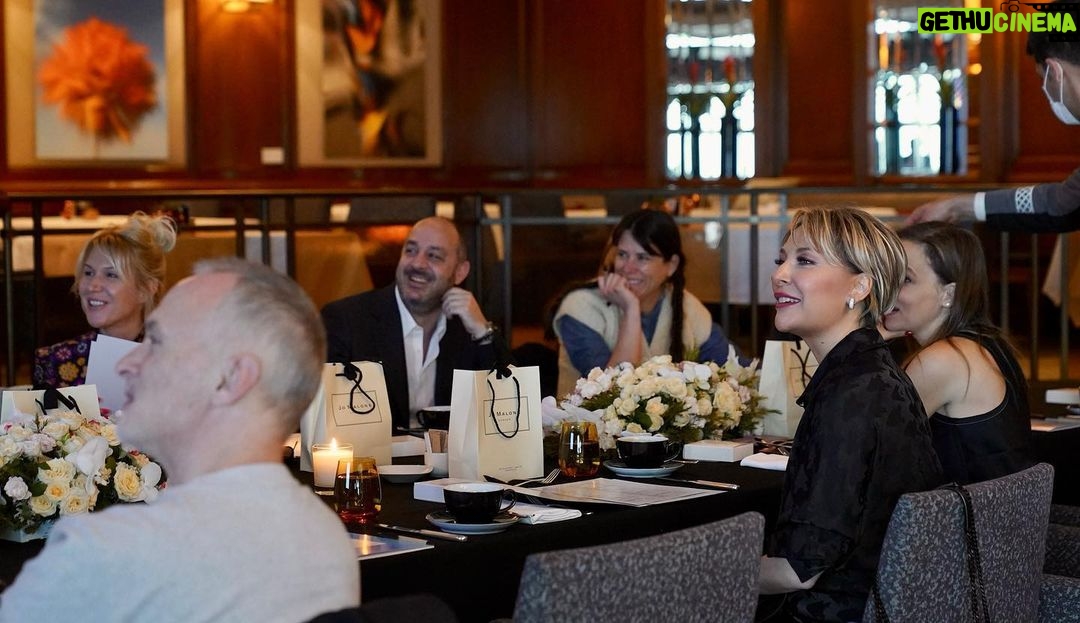 Gülse Birsel Instagram - The jury has reached a verdict! 🏆#ELLEStyleAwards2022 #ELLEStilödülleri2022 @elleturkiye @meldanar13 @dmermerci @muratsuter @ayseboyner @rachelaraz @yoncaebuzziyaofficial @kenandogulu @mehtapelaidi @cemx @emreguven @asilasli @ipekyyy