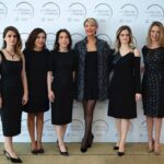 Gülse Birsel Instagram – Dün L’Oreal Grup’un dünyada 23, Türkiye’de 19 yıldır UNESCO iş birliğiyle gerşekleştirdiği “Bilim Kadınları İçin” toplantısında onur konuğuydum, ki o onur aslında bana ait.
Bilime, kadınların bilimdeki varlığının önemine ve cinsiyet eşitliğine dikkat çeken, seçtikleri bilim kadınlarının çalışmalarına destek veren bir program bu. Araştırmaları bilim kadınlarının ağzından bizzat dinlemek paha biçilmezdi. Onlara hayranım. Hepsi benim gözümde birer yıldız. ✨✨✨✨Bilimle ilgilenen genç kızlar için de rol model ve ilham kaynağı olacaklar. @lorealturkey_ #forwomeninscience #bilimkadınlarıiçin #sinemsandikcigokcen
#nihalterziçizmecioğlu #gülcihangülseren #saniyesöylemez #edaaydoğangüngör