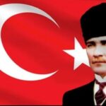 Gülse Birsel Instagram - “Zafer” ne heyecan verici bir kelime.. 30 Ağustos Zafer Bayramımız kutlu olsun!🇹🇷🇹🇷🇹🇷