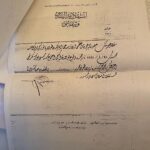 Gülse Birsel Instagram - 18 Mart Çanakkale Zaferi ve Şehitleri Anma gününde dedemi de biri Mustafa Kemal imzalı beyaz şeritli, diğeri kırmızı şeritli İstiklal madalyalarıyla saygıyla anıyorum. Başta Atatürk olmak üzere Türkiye Cumhuriyeti’ni kuranlara şükran ve özlemle. (Eski harflerle yazılı olan belgeler esasların fotokopisi, diğerleri onların tercümesidir. Soyadı kanunu henüz çıkmadığı için dedem “Hacı İbrahim’in oğlu Asım Kutlu” olarak geçer, sonra Şener soyadını alacaktır.) 🇹🇷🇹🇷🇹🇷