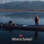 Gülse Birsel Instagram - Come to Turkey! #Repost @bekartravels ・・・ Böyle bir akım varmış ben de kendi çektiklerimle Türkiye versiyonunu yapayım dedim. 💫 Taşına toprağına kurban❤🇹🇷 Videoyu paylaşarak dünyaya göstermeme yardımcı olabilirsiniz❤I heard about this trend and decided to do a Turkish version. Here is the diversity of Turkey in a nutshell. Share it with the world 😊🙏🏻 #whatisturkey #showmeturkey #travel
