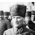 Gülse Birsel Instagram - 30 Ağustos Zafer Bayramımız kutlu olsun. Kutlanacak zaferler armağan eden muazzam kahramanlara hayranlık, minnet ve saygıyla... 🇹🇷🇹🇷🇹🇷