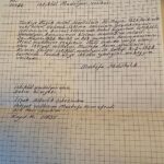 Gülse Birsel Instagram - 18 Mart Çanakkale Zaferi ve Şehitleri Anma gününde dedemi de biri Mustafa Kemal imzalı beyaz şeritli, diğeri kırmızı şeritli İstiklal madalyalarıyla saygıyla anıyorum. Başta Atatürk olmak üzere Türkiye Cumhuriyeti’ni kuranlara şükran ve özlemle. (Eski harflerle yazılı olan belgeler esasların fotokopisi, diğerleri onların tercümesidir. Soyadı kanunu henüz çıkmadığı için dedem “Hacı İbrahim’in oğlu Asım Kutlu” olarak geçer, sonra Şener soyadını alacaktır.) 🇹🇷🇹🇷🇹🇷