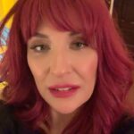 Gülse Birsel Instagram - İki hafta önceden #tb. Umarım beğenmişsinizdir. 2 gün üst üste tt olduğumuza ve 55 dakikalık bölümle reytinglerde 6. sıraya yerleştiğimize göre fena değildik sanki.🤓 “Jet Sosyete #evdekal Özel” @puhutv’ye de yüklendi, kaçıranlar veya tekrar seyretmek isteyenleri oraya alalım.💫🌟 @jetsosyete @startv @puhutv #jetsosyete #puhutv @bkmonline