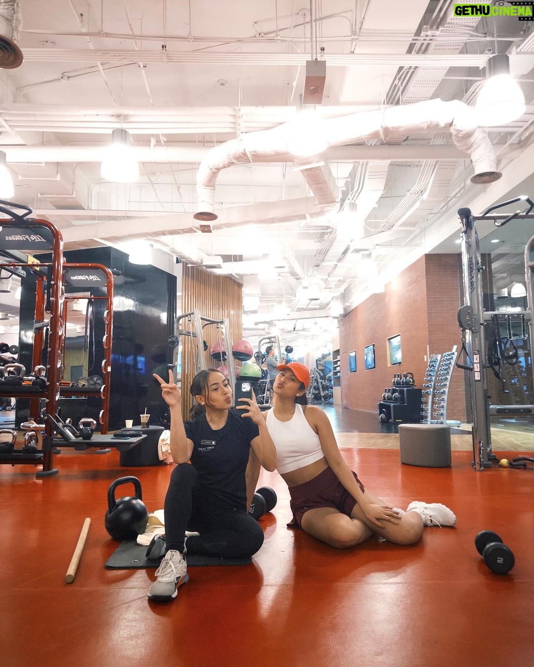 Gabbi Garcia Instagram - π€Έπ½ββοΈβ¨ππ½ββοΈπ«Άπ½π₯¦ healthy life happy heart Kerry Sports Manila