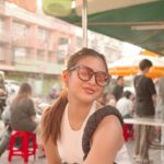 Gabbi Garcia Instagram – lined up for almost 2hrs to try @jeh_o_chula’s famous tom yum 😋 picture picture muna sa gilid ng kalsada while waiting 😅 Bangkok, Thailand