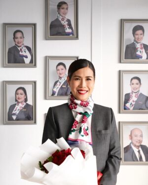 Gabbi Garcia Instagram - My Mom @lopeztes graduated as a Flight Purser today with @flypal ✈️ I’m extremely proud of you mom!! 30+ years in service, definitely a career milestone!! My forever role model 🤍 Congratulations!! We love you! ✨ Mabuhay!!

ty to the ever supportive tita @pinkyfernandoramos for the cakes 🥰 

📸 @shotbykhalilr tysm 🥹