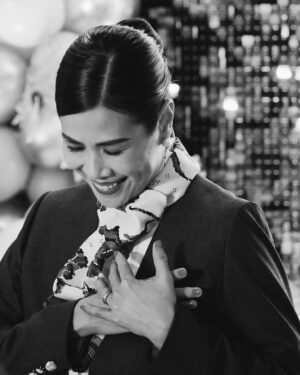 Gabbi Garcia Instagram - My Mom @lopeztes graduated as a Flight Purser today with @flypal ✈️ I’m extremely proud of you mom!! 30+ years in service, definitely a career milestone!! My forever role model 🤍 Congratulations!! We love you! ✨ Mabuhay!!

ty to the ever supportive tita @pinkyfernandoramos for the cakes 🥰 

📸 @shotbykhalilr tysm 🥹