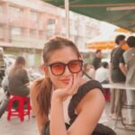 Gabbi Garcia Instagram – lined up for almost 2hrs to try @jeh_o_chula’s famous tom yum 😋 picture picture muna sa gilid ng kalsada while waiting 😅 Bangkok, Thailand