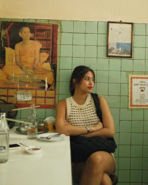 Gabbi Garcia Instagram - Our Jay Fai experience 🇹🇭 woke up at 6am, fell in line for an hour and a half, then finally got a slot for the first seating! Whole process was actually fun and exciting, especially @khalilramos and I share the same love for food & culture 🫶🏽 we know that her famous dish is the crab omelette, but damn those drunken noodles are on a diff level! ⭐️