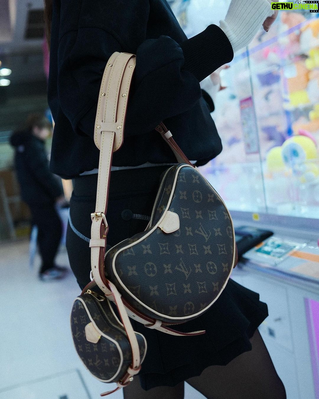 Gabbi Garcia Instagram - fun fun 馃崪鉁煃别煏癸笍馃帉 @louisvuitton #LouisVuitton Tokyo, Japan