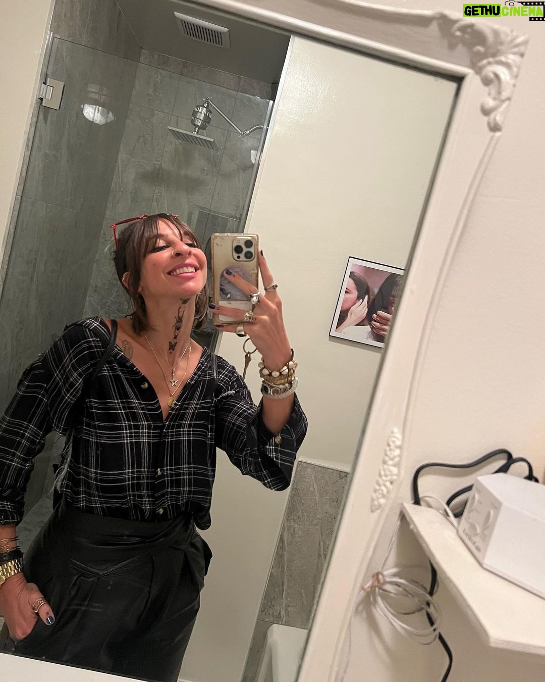 Gabbie Hanna Instagram - Did it 4:44real this time 💉🪲🕷🐞🦋 #BONUSROUND