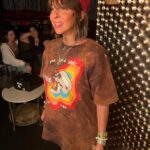 Gabbie Hanna Instagram - Last night was perfect, proud of myself and my band and GRACIOUS to my fans, @thepeppermintclub & @breakingsound for hosting. Piecing together a video of the show, we recorded audio :) plz comment on this post if you have footage from the show, I’d love to include it in my video (with credit!) 💕