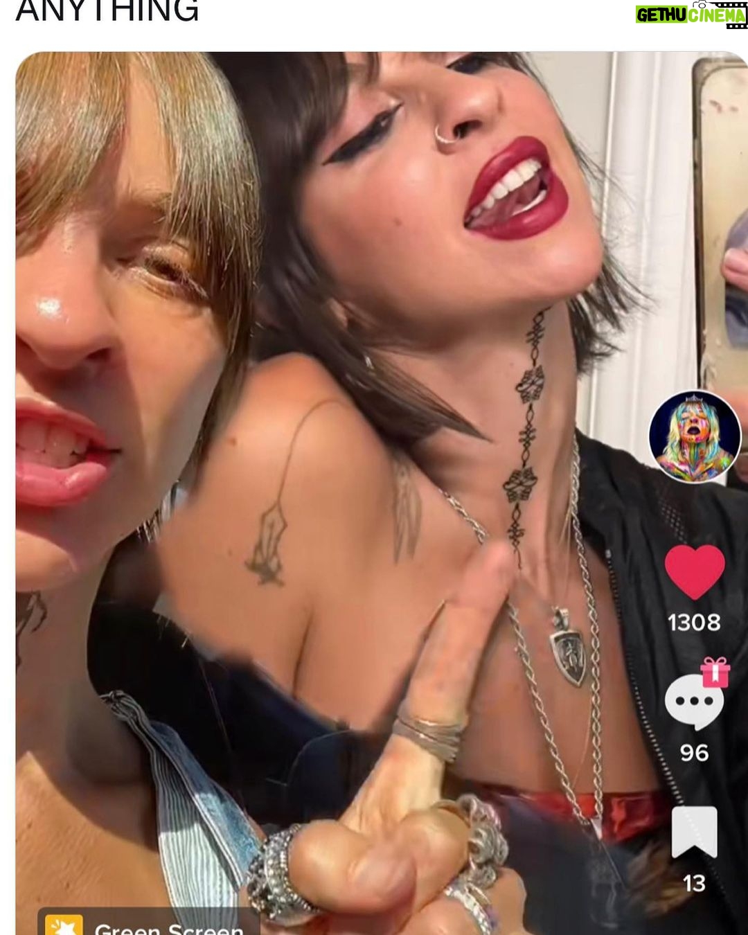 Gabbie Hanna Instagram - Almost 444got 😱