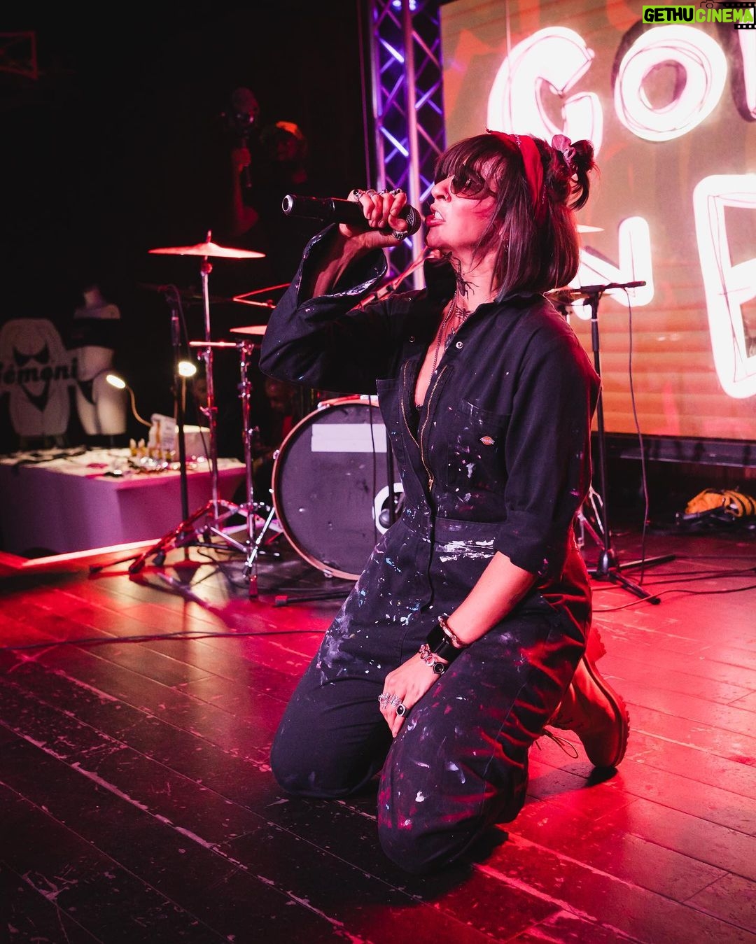 Gabbie Hanna Instagram - 👁con 🐝havior @capturedbyjessica