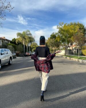 Gabbie Hanna Instagram - I sold my soul help me buy it back by pre-saving I sold my soul plz gabbiehannaofficial.com