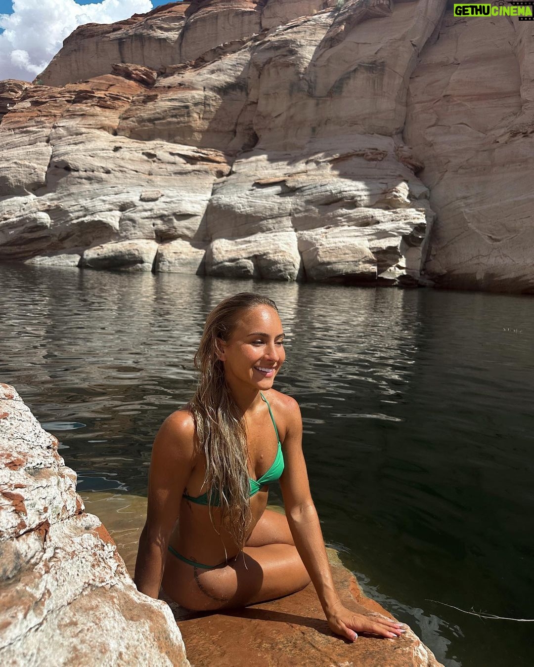 Gabi Butler Instagram - grateful for days like these 🧡