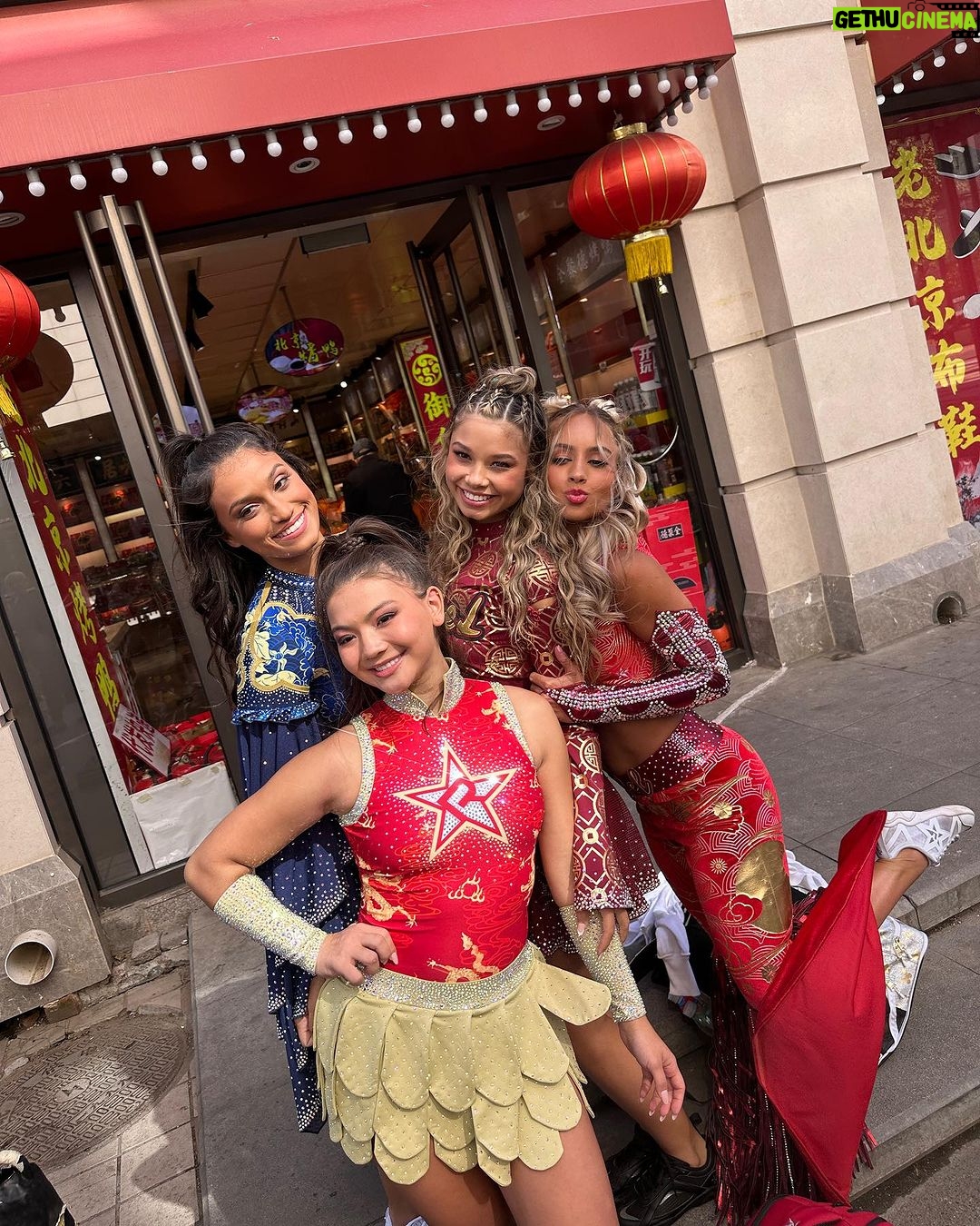 Gabi Butler Instagram - Bejing…. you’re incredible ❤️ Bejing,China