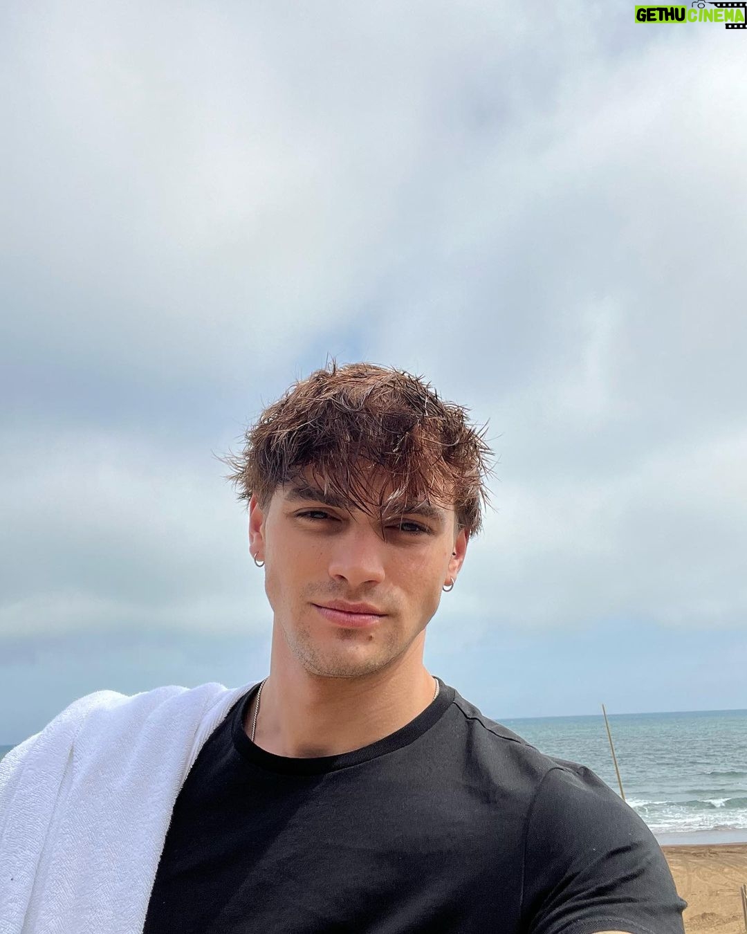 Gabriel Guevara Instagram - 🌊 🏄♂️ Sopela