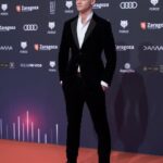 Gabriel Guevara Instagram - Un Honor para mi poder asistir por primera vez a los @premiosferoz , una experiencia maravillosa de la que pude disfrutar junto con algunos de mis compañeros mas preciados, gracias por esta aventura. Con @emporioarmani 📸: @teamup_media EDIT by: @erikasanzphoto Zaragoza, Spain