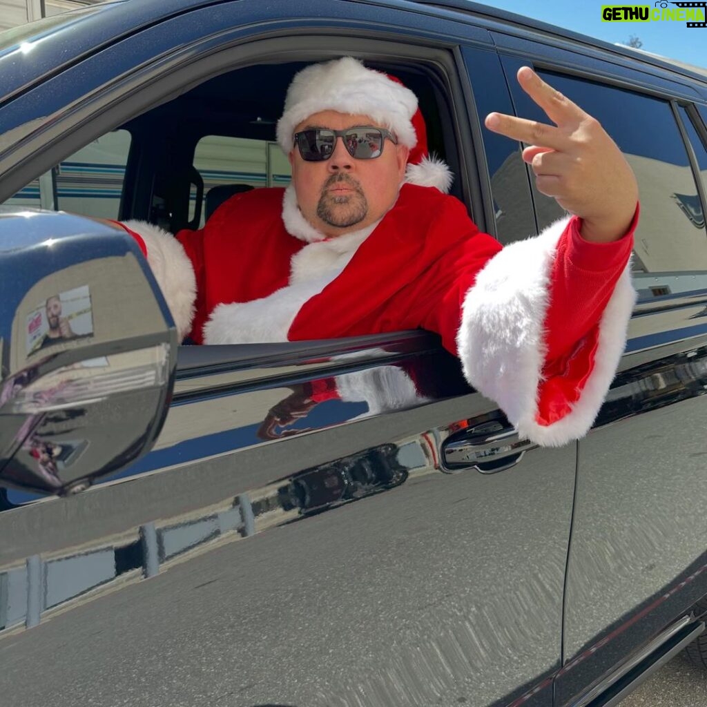 Gabriel Iglesias Instagram - I had an incredible time working on The Santa Clauses. Thank u Tim, Kevin, the cast and crew for giving me Christmas in the summer time 🎅🏽🎄 NOW STREAMING on @disneyplus