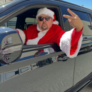 Gabriel Iglesias Instagram - I had an incredible time working on The Santa Clauses. Thank u Tim, Kevin, the cast and crew for giving me Christmas in the summer time 🎅🏽🎄 NOW STREAMING on @disneyplus