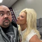 Gabriel Iglesias Instagram - Got a special visit today in Peoria from @theresacaputo The Long Island Medium 🤗 Thank u for being so nice to my team and I. Peoria Civic Center