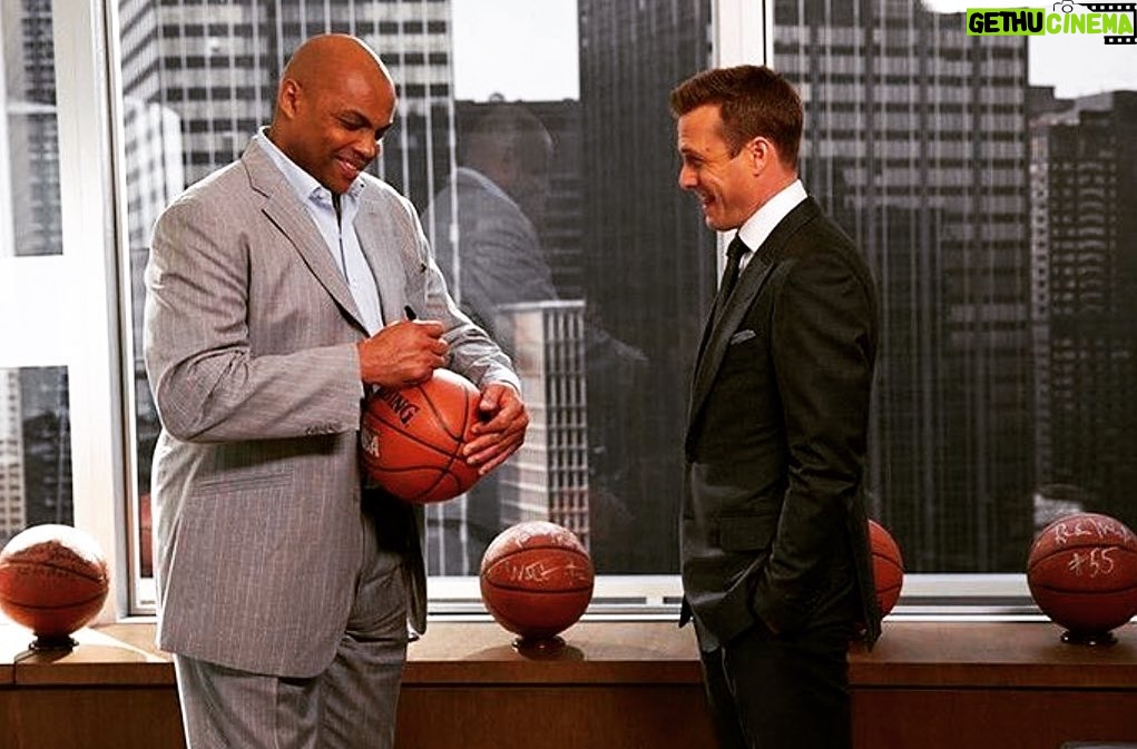 Gabriel Macht Instagram - #tbt when #charlesbarkely came to play on an episode of @suits_usa_official #signedbasketball #thingstotake #s9 #almostover #bts
