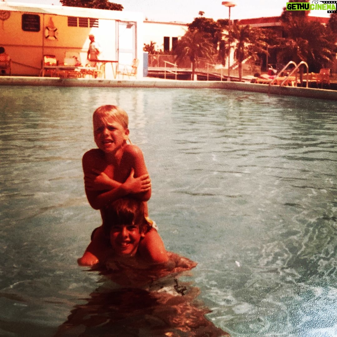 Gabriel Macht Instagram - #tbt visiting my grandparents condo this week and then throwing up some vacation photos from 35 yrs ago...#northmiami #memories @ahh_reee @professor_putty @juliemacht photo cred @mommele @stephen_macht back then and photo cred @jacindabarrett now