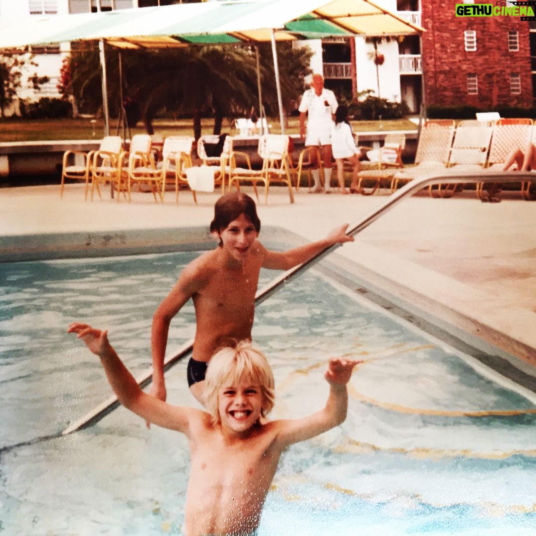 Gabriel Macht Instagram - #tbt visiting my grandparents condo this week and then throwing up some vacation photos from 35 yrs ago...#northmiami #memories @ahh_reee @professor_putty @juliemacht photo cred @mommele @stephen_macht back then and photo cred @jacindabarrett now