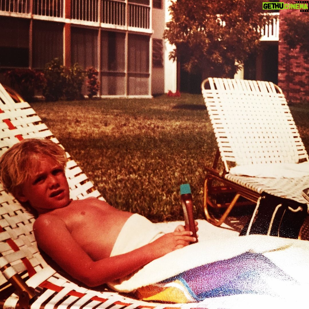 Gabriel Macht Instagram - #tbt visiting my grandparents condo this week and then throwing up some vacation photos from 35 yrs ago...#northmiami #memories @ahh_reee @professor_putty @juliemacht photo cred @mommele @stephen_macht back then and photo cred @jacindabarrett now