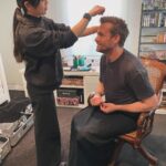Gabriel Macht Instagram - So this is happening @goldenglobes and the only way I could get there was @edmondalison @ayaeyamamoto @stephen_macht @jacindabarrett @suzinkee with a little help from #S and #L - getting ready in my daughter #s skirt she made for me. Let’s celebrate all the talented folks tonight @cbstv #takingmymomasmydate big thanks to @brunellocucinelli @brunellocucinelli_brand for dressing me!!!!