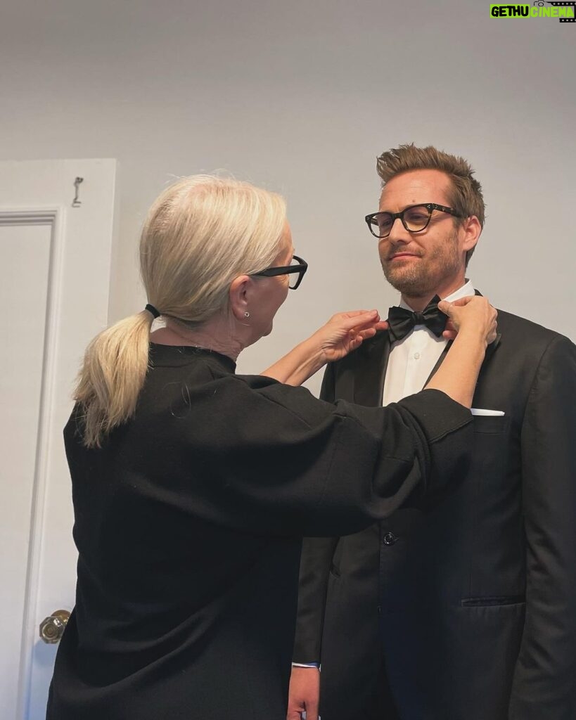 Gabriel Macht Instagram - So this is happening @goldenglobes and the only way I could get there was @edmondalison @ayaeyamamoto @stephen_macht @jacindabarrett @suzinkee with a little help from #S and #L - getting ready in my daughter #s skirt she made for me. Let’s celebrate all the talented folks tonight @cbstv #takingmymomasmydate big thanks to @brunellocucinelli @brunellocucinelli_brand for dressing me!!!!