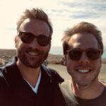 Gabriel Macht Instagram - Hanging with the newly married man @jessemachtmusic just before his wedding to @linzawolf. The weekend was smooth sailing. Just as smooth as @ahh_reee frisbee throw. @theinnatnewportranch couldn’t be a more beautiful setting. #bestviewsinfortbragg