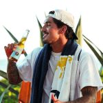 Gabriel Medina Instagram - Parabéns, Medina! Você fez o extraordinário, campeão invicto e agora nosso time está completo. 🍻 *Beba com moderação.