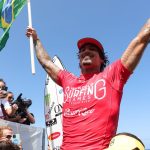 Gabriel Medina Instagram - Toda honra e toda gloria a Deus! 🇧🇷🇧🇷🇧🇷🇧🇷🇧🇷🥷🏻🥷🏻🥷🏻🥷🏻🥷🏻 🎥: @lucasbalbino_ Arecibo Paseo Víctor Rojas - Marginal