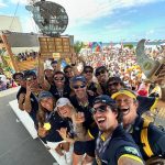 Gabriel Medina Instagram - “A união faz a força” nunca fez tanto sentido na minha vida como esse dia. Muito bom trabalhar em equipe, queria agradecer @filipetoledo e @yagodora e claro toda equipe do Brasil. @cbsurfoficial Deus, obrigado por tudo. Nem eu esperava por essa pagina escrita. Precisava de um milagre e aconteceu do jeito que tinha que acontecer. Lembro no Tahiti quando não consegui essa vaga nas olimpíadas, não entendi o porque não ter acontecido la, naquele momento, na minha onda favorita. Me esforcei pra caramba… Os planos de Deus são melhores que o nosso, Tenha fe, continue se esforçando… Feliz e aliviado, agora rumo as olimpíadas!!! feliz em representar meu pais. E prometo que eu vou dar o meu melhor mais uma vez. Obrigado pela torcida e carinho galera🇧🇷❤️🙏🏻