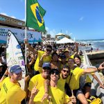 Gabriel Medina Instagram - “A união faz a força” nunca fez tanto sentido na minha vida como esse dia. Muito bom trabalhar em equipe, queria agradecer @filipetoledo e @yagodora e claro toda equipe do Brasil. @cbsurfoficial Deus, obrigado por tudo. Nem eu esperava por essa pagina escrita. Precisava de um milagre e aconteceu do jeito que tinha que acontecer. Lembro no Tahiti quando não consegui essa vaga nas olimpíadas, não entendi o porque não ter acontecido la, naquele momento, na minha onda favorita. Me esforcei pra caramba… Os planos de Deus são melhores que o nosso, Tenha fe, continue se esforçando… Feliz e aliviado, agora rumo as olimpíadas!!! feliz em representar meu pais. E prometo que eu vou dar o meu melhor mais uma vez. Obrigado pela torcida e carinho galera🇧🇷❤️🙏🏻