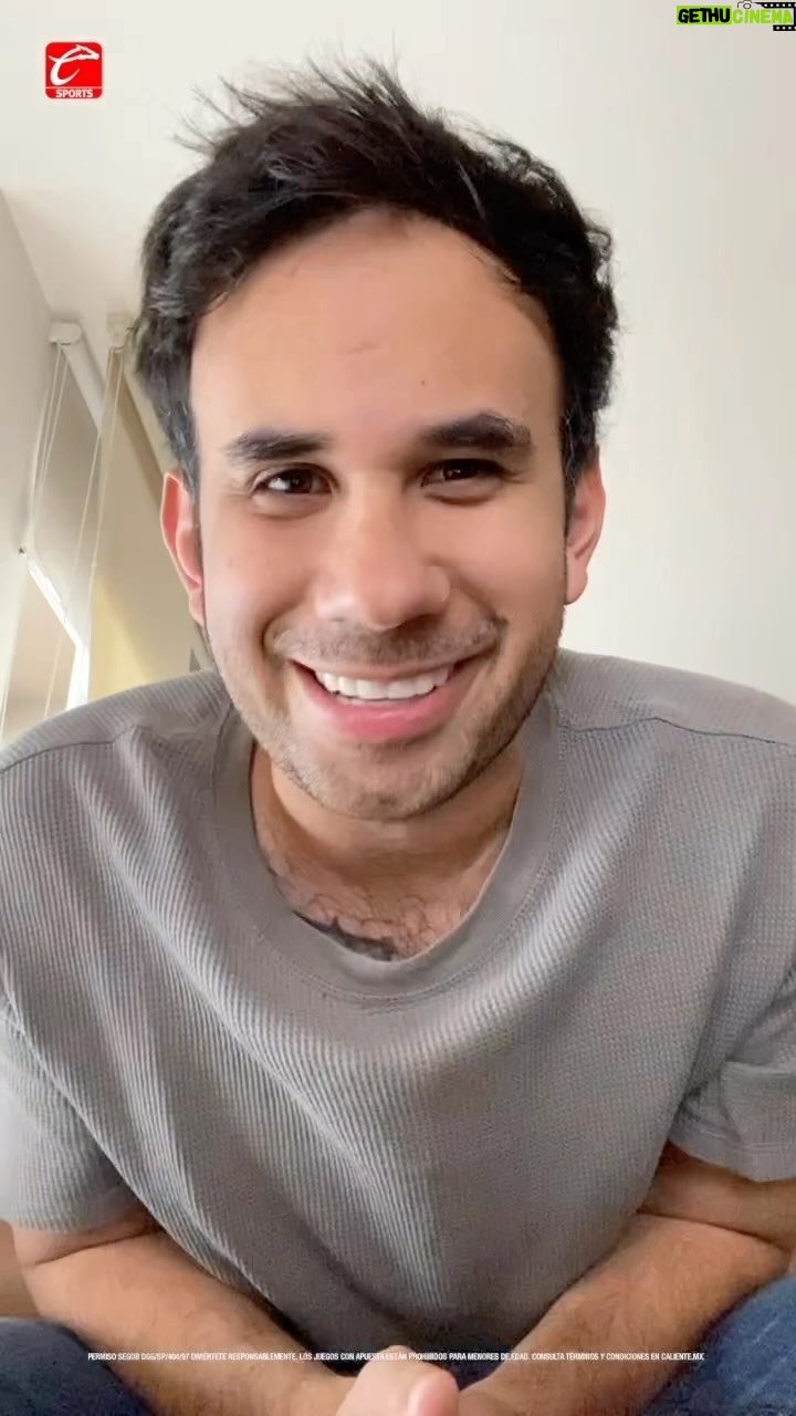 Gabriel Montiel Instagram - ¡LAS VUELTAS QUE DA LA VIDA Y EL FUTBOL! 🤩👏 @werevertumorro nos da sus mejores MOMIAZOS para las vueltas de Cuartos de Final que nos esperan para este fin de semana. 🙌😎 ¿Ustedes también creen que ganan los locales? 🤔 #ApuestaEnCaliente 📲 Caliente.mx (link en bio) 🔥 #MásAcciónMásDiversión #Futbol #LigaMx