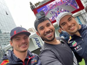 Gabriel Montiel Instagram - Hoy fui árbitro en un partido donde terminó haciendo un shout out Checo vs Verstapen #DeLaPistaALaCancha #TeamCheco #MexicoGP
