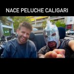 Gabriel Montiel Instagram - Y así nace el @peluchecaligari. Bienvenidos al mejor pinche equipo de la historia!!! PELUCHE CALIGARI #PelucheCaligari #kingsleague #kingsleagueamericas #werevertumorro #alexmontiel #escorpiondorado @kingsleagueamericas
