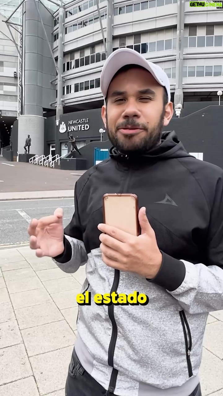 Gabriel Montiel Instagram - El estadio Inglés donde triunfó Santiago Muñez y la Selección Mexicana. #deportes #futbol #premiereleague