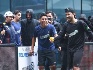 Gabriel Montiel Instagram - Hoy fui árbitro en un partido donde terminó haciendo un shout out Checo vs Verstapen #DeLaPistaALaCancha #TeamCheco #MexicoGP