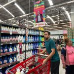Gabriel Montiel Instagram - Increíble! Captan a Werever (exjugador de murciélagos) en soriana comprando por su propia cuenta. Respect, humildad, honor, Alegria