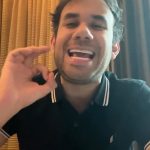Gabriel Montiel Instagram - ¡MOMIAZOS PARA EL SÚPER DOMINGO QUE NOS ESPERA! 🏈🤑🙌 Sobrinos, el día ya casi llega y @werevertumorro nos mandó sus opciones de apuesta para este increíble Súper Domingo de fútbol americano. 🤩💪 ¿A qué le van a meter? 🤔 #ApuestaEnCaliente 📲 Caliente.mx (link en bio) 🔥 #MásAcciónMásDiversión #SuperDomingo #FutbolAmericano