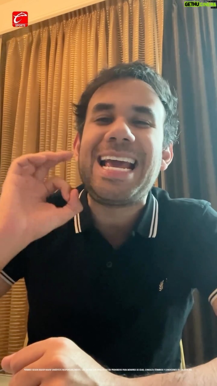Gabriel Montiel Instagram - ¡MOMIAZOS PARA EL SÚPER DOMINGO QUE NOS ESPERA! 🏈🤑🙌 Sobrinos, el día ya casi llega y @werevertumorro nos mandó sus opciones de apuesta para este increíble Súper Domingo de fútbol americano. 🤩💪 ¿A qué le van a meter? 🤔 #ApuestaEnCaliente 📲 Caliente.mx (link en bio) 🔥 #MásAcciónMásDiversión #SuperDomingo #FutbolAmericano