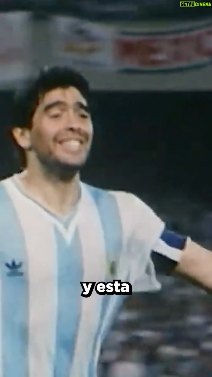 Gabriel Montiel Instagram - ¿Cuánto vale una playera firmada por Maradona? #futbol #deportes #curiosidades Mexico City, Mexico