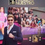Gabriel Soto Instagram - @premiolonuestro 🏆🏆🏆 #styledbybompani @enricobompani Hair: @carlosemiliopics Accessories: @jacobandco @danyfrst 🔝 Miami, Florida