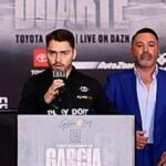 Gabriel Soto Instagram - Viviendo, disfrutando y agradeciendo el proceso y lo que viene 🙏🏼🥊 @oscarduartej #proximocampeondelmundo #idolo100mexicano 🇲🇽 @memorochaa @goldenboy @oscardelahoya @makeawar @pepegomez1 @daznboxing @playdoitmexico