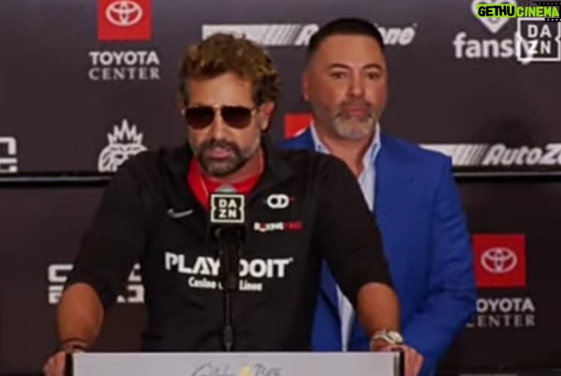 Gabriel Soto Instagram - Viviendo, disfrutando y agradeciendo el proceso y lo que viene ππΌπ₯ @oscarduartej #proximocampeondelmundo #idolo100mexicano π²π½ @memorochaa @goldenboy @oscardelahoya @makeawar @pepegomez1 @daznboxing @playdoitmexico